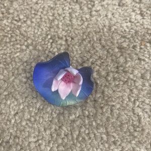 Vintage ceramic lily pad brooch
